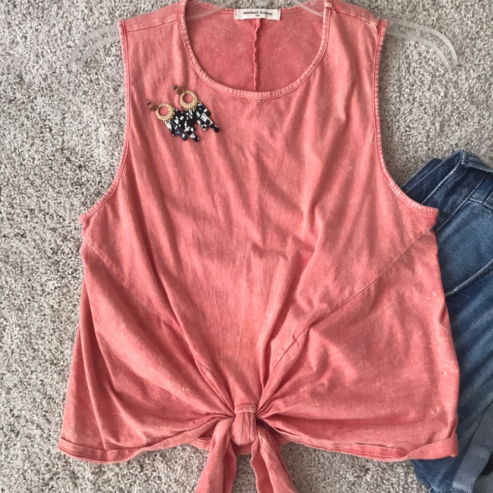 Newbury Kustom tie front tank